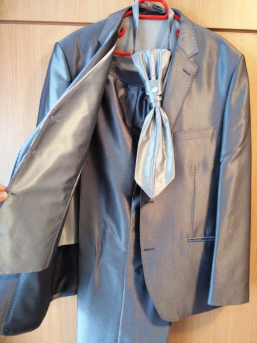 Costum barbati ocazii