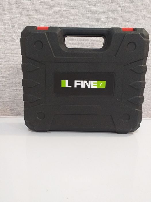 Шуруповерт новый