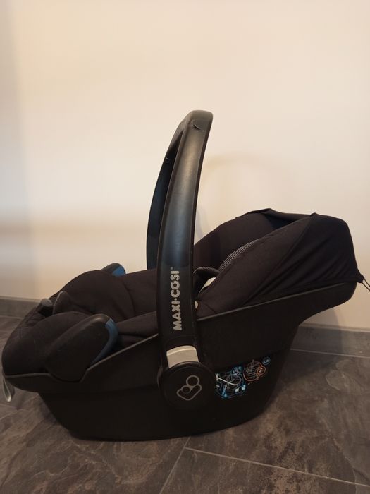 Maxi cosi столче