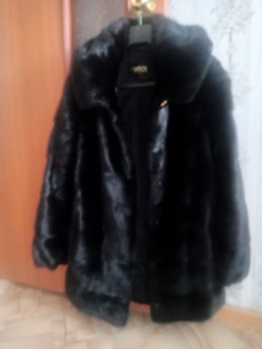 Продам норковую шубу с капюшоном