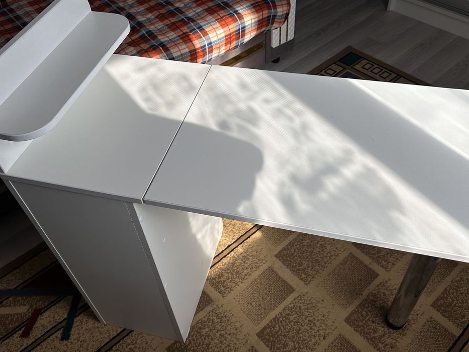 продам маникюрный столик