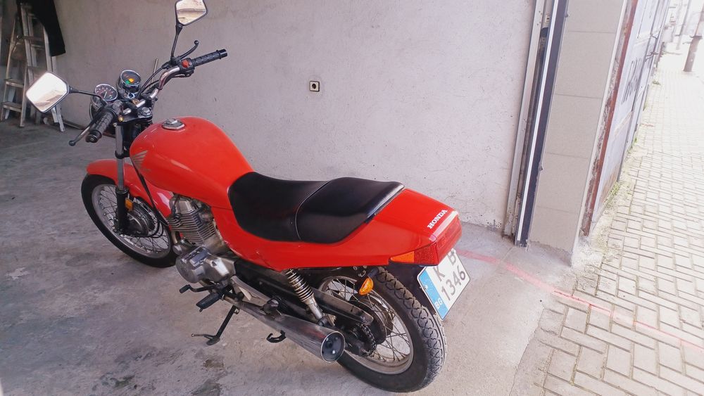 Мотоциклет Хонда CB250 Honda HONDA