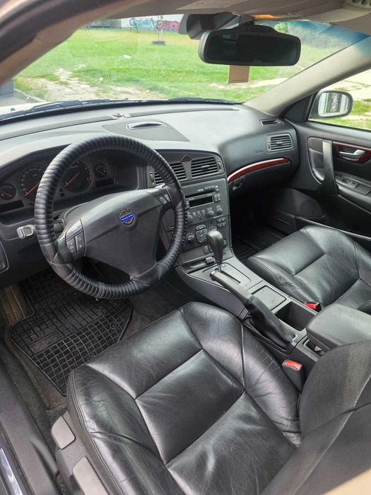 Продавам Volvo S60 D5, 2003 г. , 2. 4 дизел, 163 к. с. сив металик