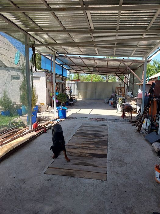 Продам дом с участком 6 соток.