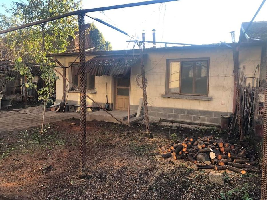 Продава се антим 1 ви 27