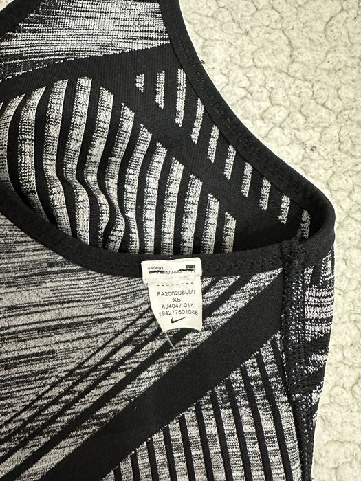 Дамско бюстие на nike flyknit bra