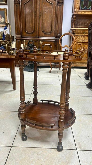 Бар маса Холандия