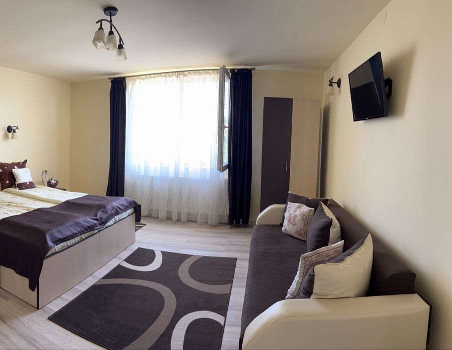 Vand casa + 1640 mp teren, la Turda