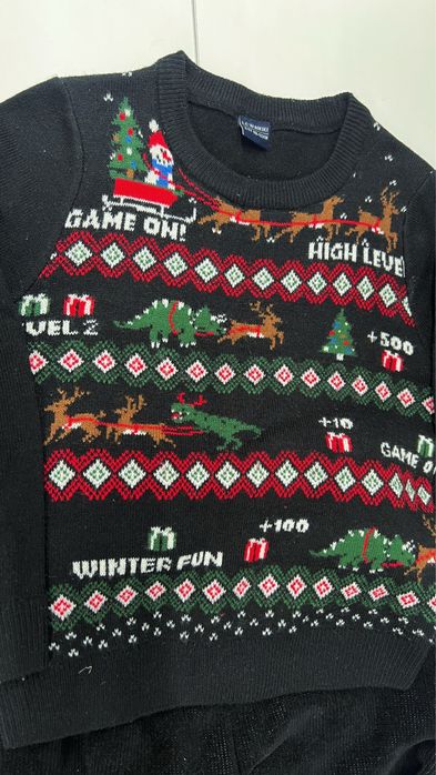 Костюм с новогодним принтом