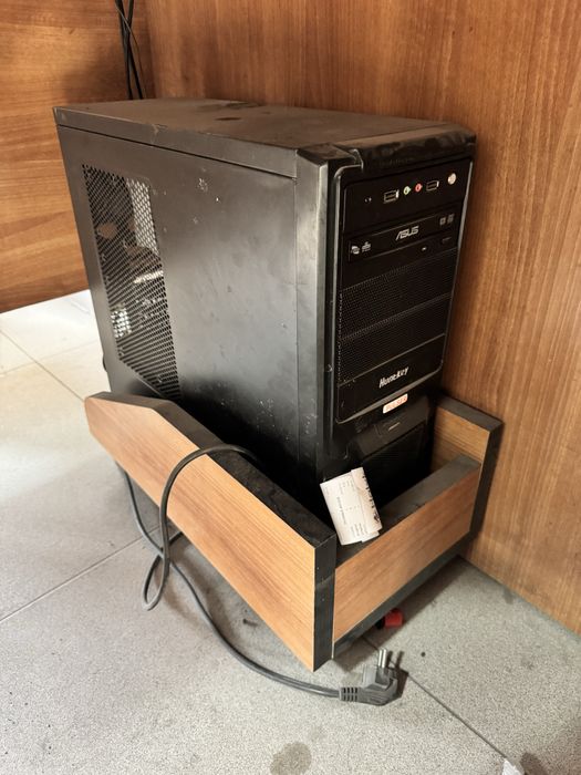 Компютер на стольный