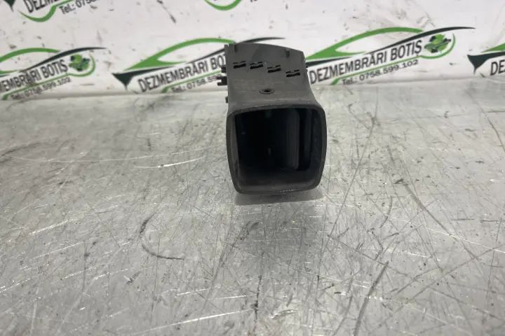 Grila ventilatie bord centru stanga 13144401 Opel Zafira 2007