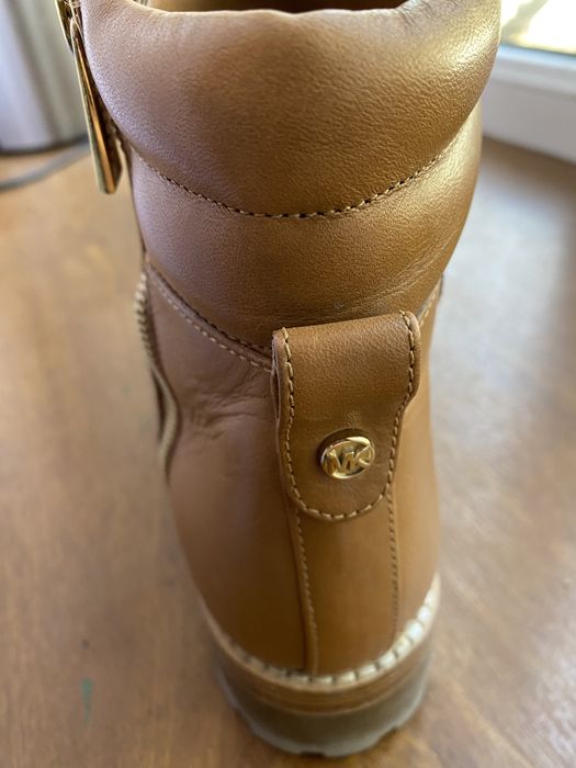 Продам ботинки Michael Kors