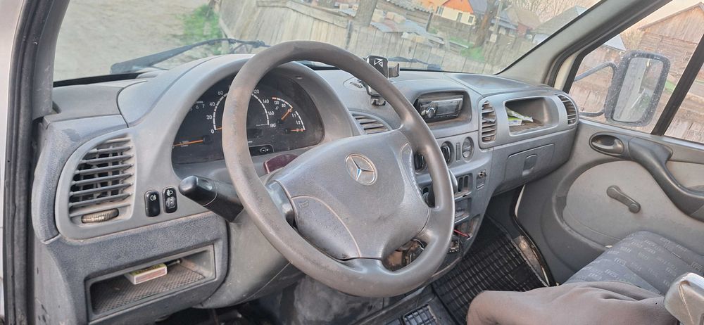 Mercedes Sprinter 413 platform