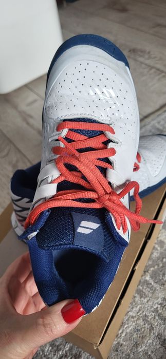 Детские кроссовки