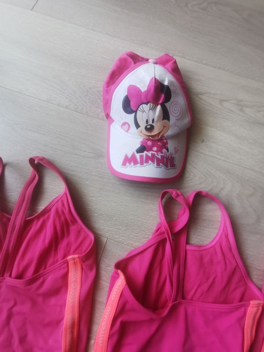 Costume de baie Decathlon (Nabaiji) pentru fete 7-8 ani și 6-7 ani.