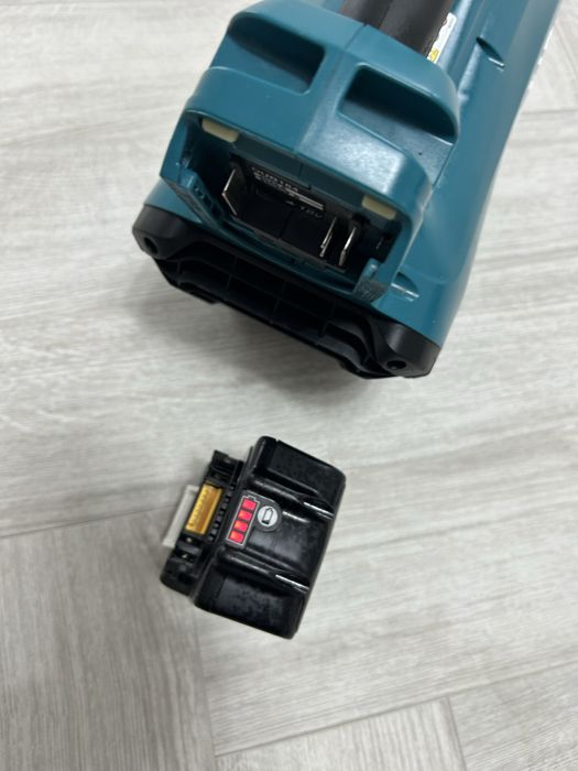 Makita DUB 184 suflanta 18V