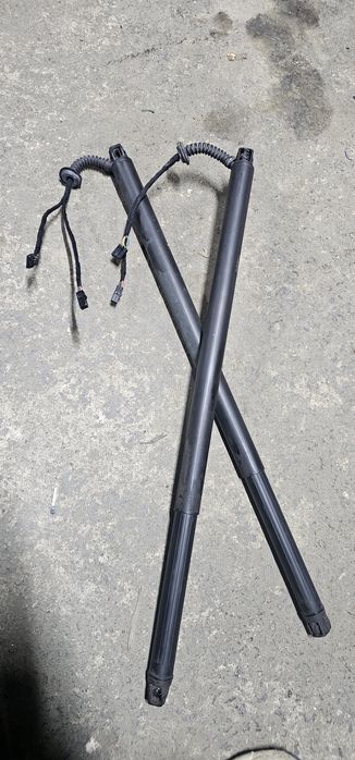 Amortizor hayon electric skoda Octavia 3 cod 8E9827851D ,8E9827852D