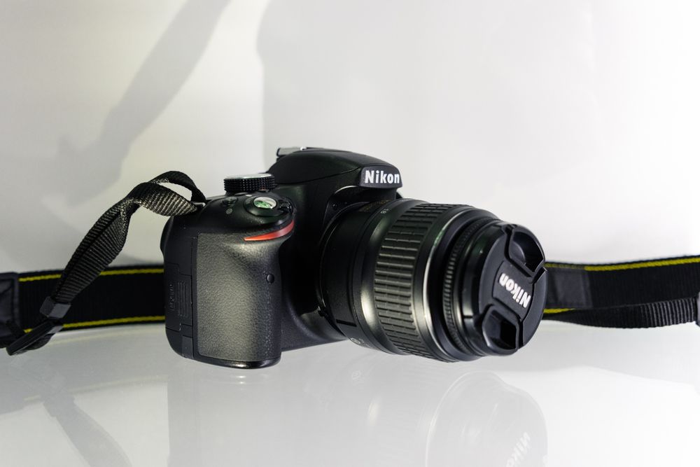 Nikon D3200 + obiectiv 18-55mm f3.5-5.6