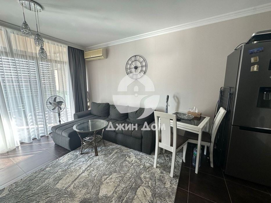 Продава се Двустаен апартамент в Свети Влас - 79 кв.м за 807 €/кв.м - Снимка #2