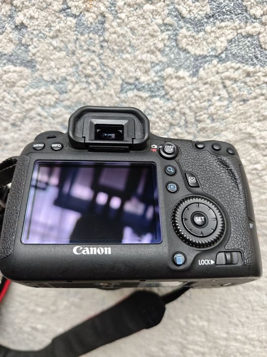 Canon 6D, WiFi, GPS + Canon 50mm F1. 4+ card 64gb+cutie