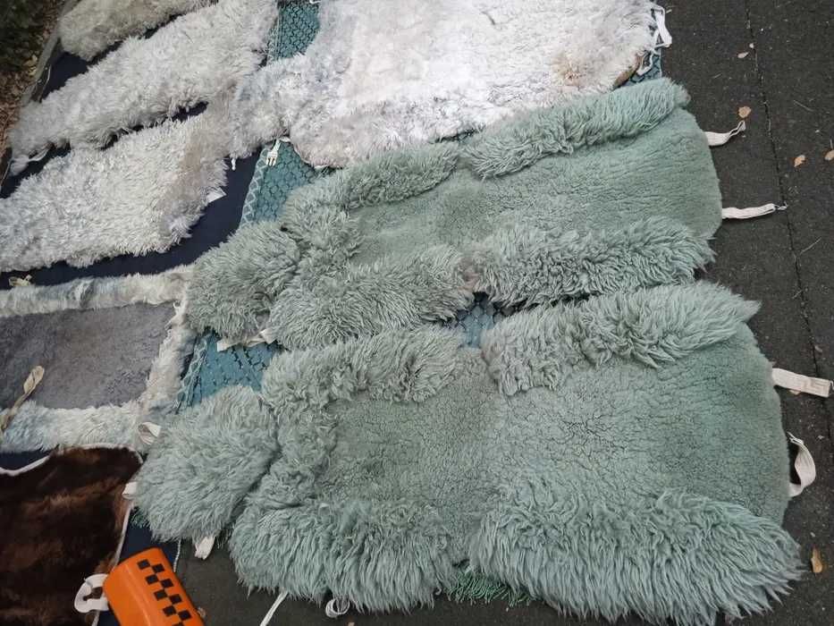 Чехлы из натурального меха с креплениями на кресла и машину