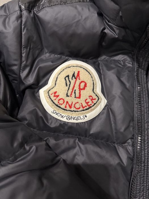 Продам пуховик, куртку Moncler