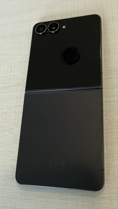 Samsung Galaxy Z Flip7 256GB, 12GB RAM, Negru – Impecabil, Full Box, Garanție