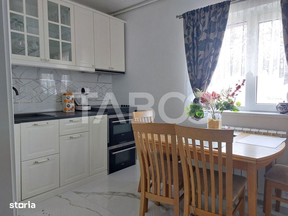 Apartament de inchiriat 3 camere 2 bai aproape de parc Valea Aurie
