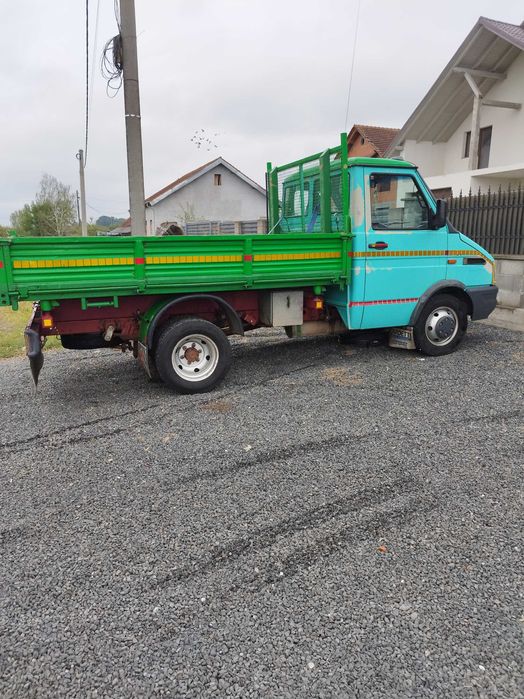 Camioneta Iveco dyali basculabil