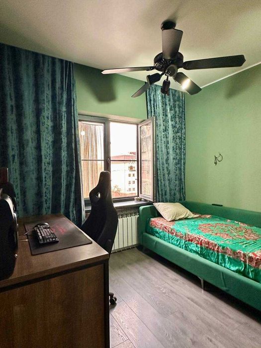 Срочно продается 4 комнатная квартира на Карасу-6 Авайхон