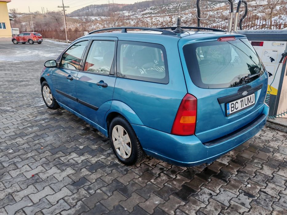 Vând Ford focus benzina
