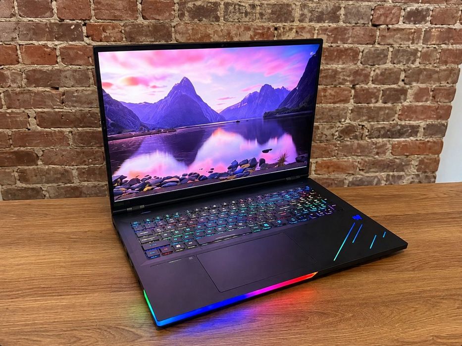 Acer Predator Helios 16 — RTX 5090 / Ultra 9 / OLED 240Hz