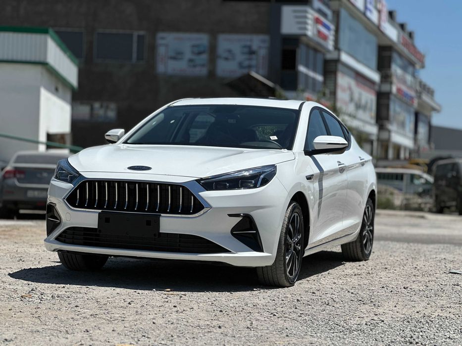 JAC J7 автомобилини катта чегирмада
