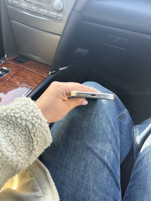 iphone 15 pro, в отличном состоянии