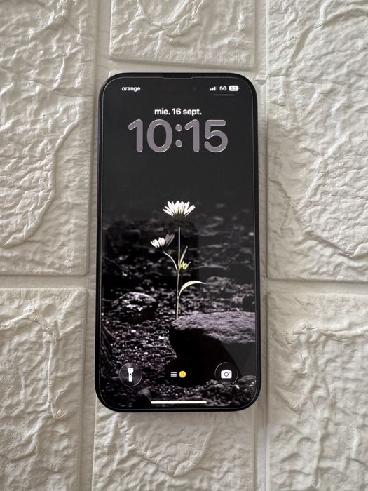 Iphone 15 pro, in stare foarte buna