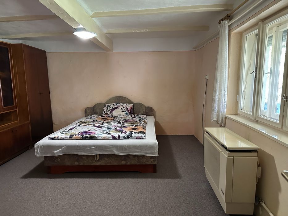 Vand casa Ungaria 15km de la vama Bors