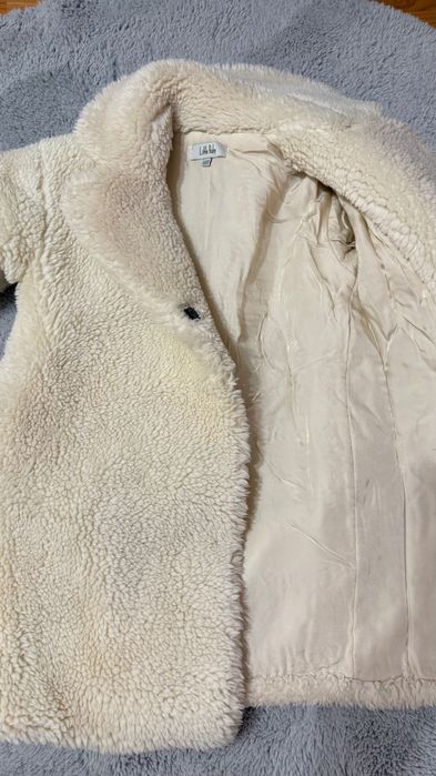 Детско зимно палто. 122 размер. Подхожда 116-128 см. След химическо.