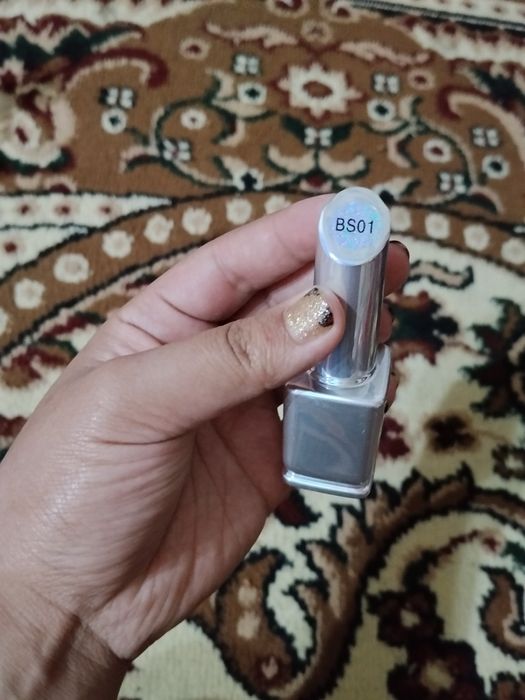 Gel laklar sotiladi