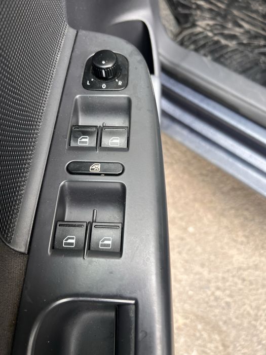 Vand Volkswagen Golf 5 – 2008 – 212.000 km reali – 1.9 TDI BXE