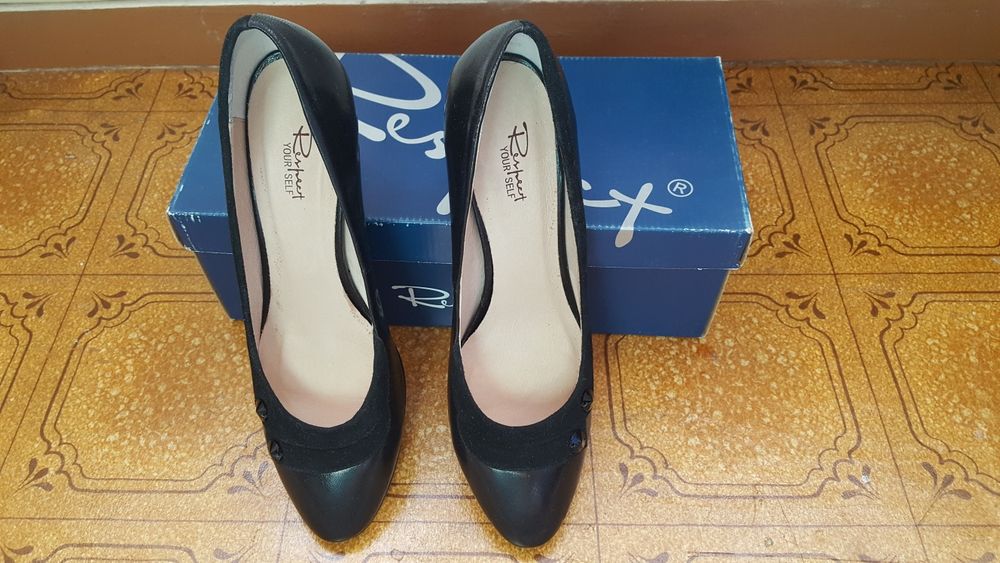 Туфли женские, кожа, черные