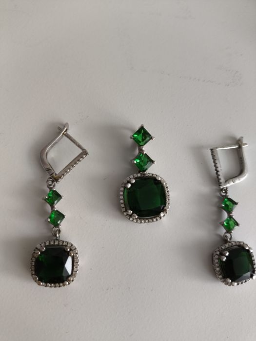 Набор продам серебро изумруд