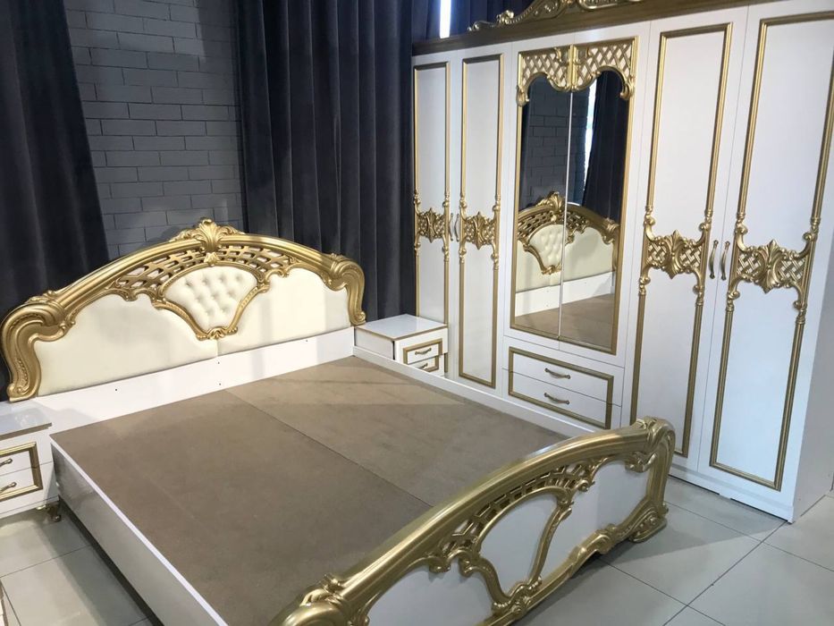 Спальный гарнитур