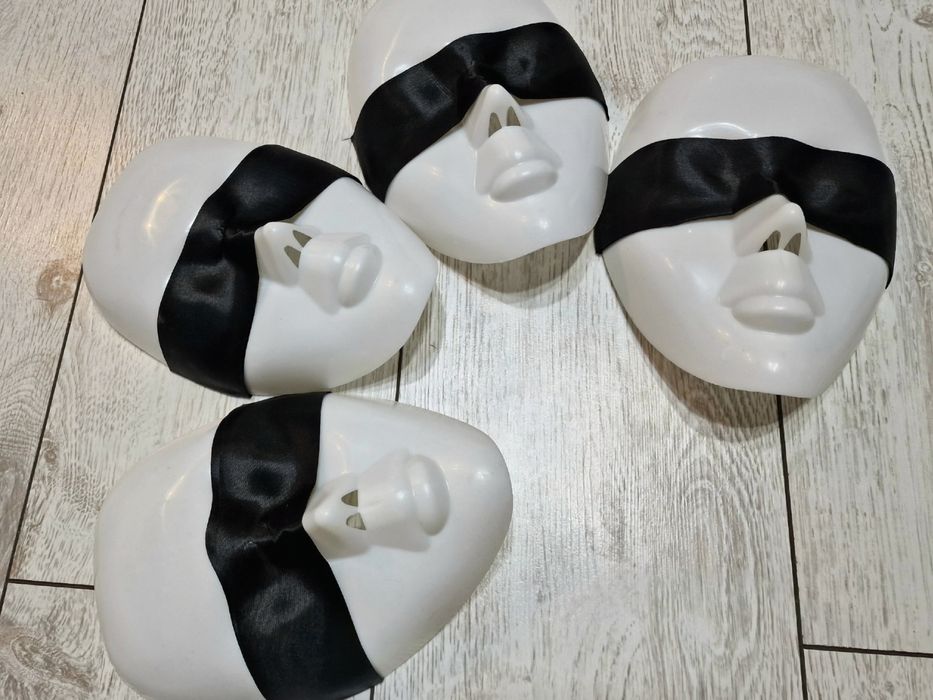 Маски для игры в мафию.