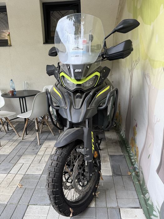 Benelli trk 702X