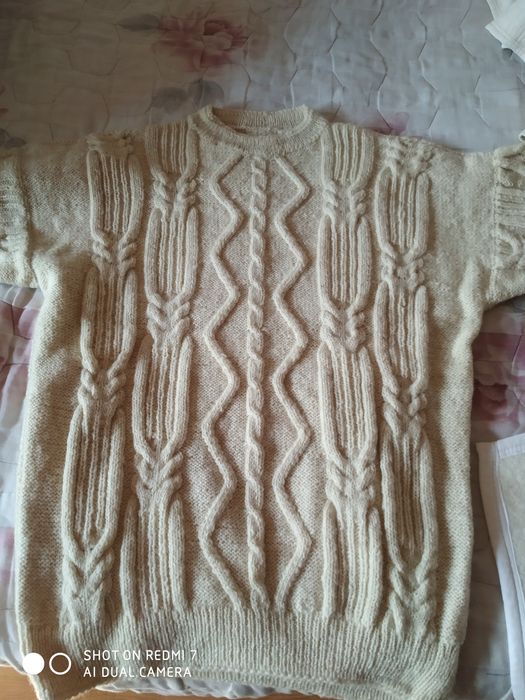 Ръчно плетени фланели и пуловери от вълна Чисто нови