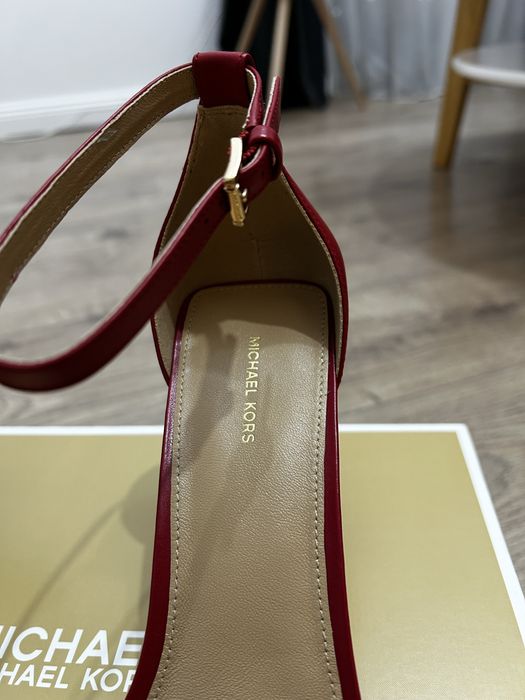 Michael Kors sandale de vara rosii