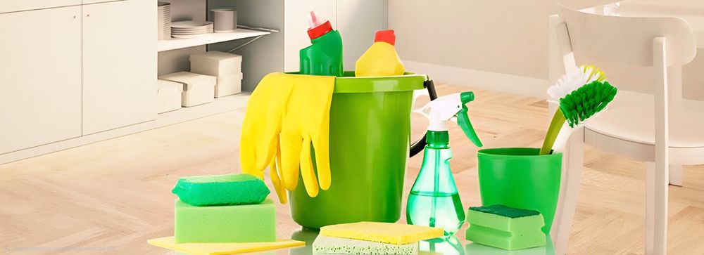 Производим уборку подъездов