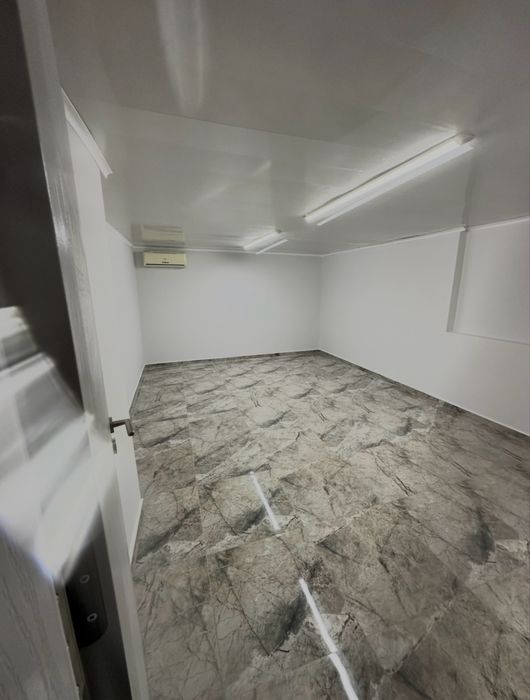 Отдавам под наем самостоятелен етаж за бизнес дейност