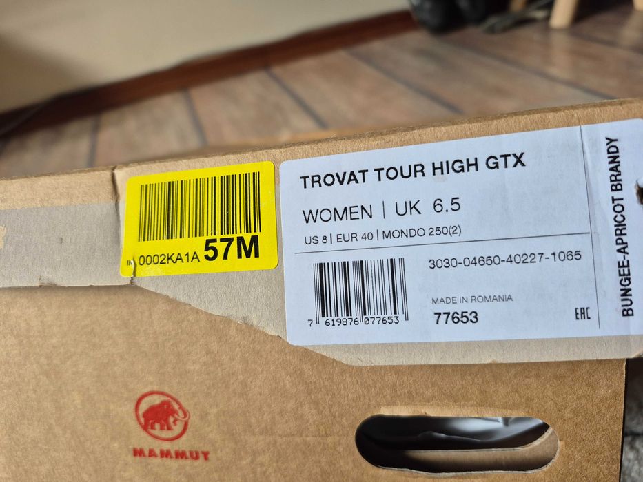 продавам НОВИ обувки за трекинг MAMMUT и BERGHAUS
