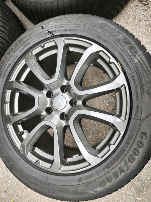 19" оригинални алуминиеви джанти за Mazerati Levante.